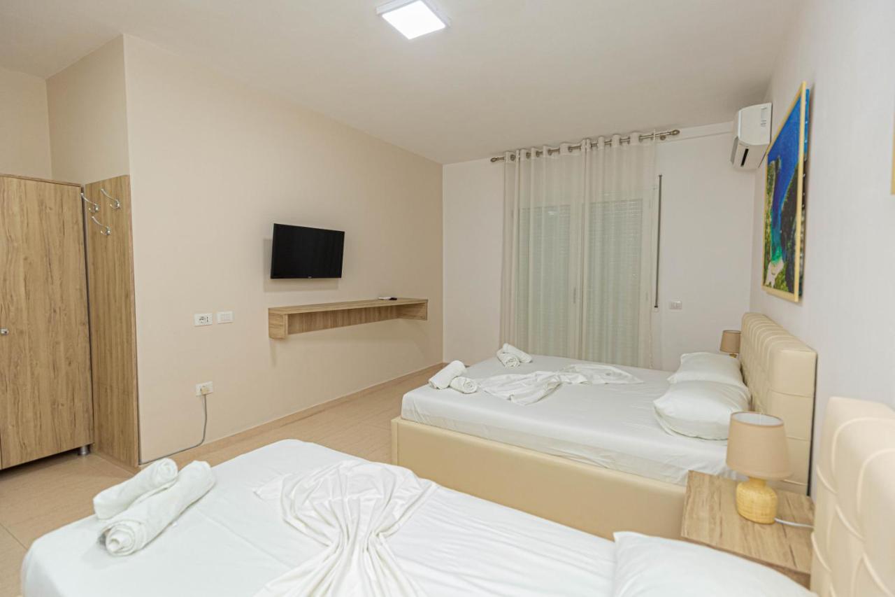 Jordan'S Hotel Vlore Luaran gambar