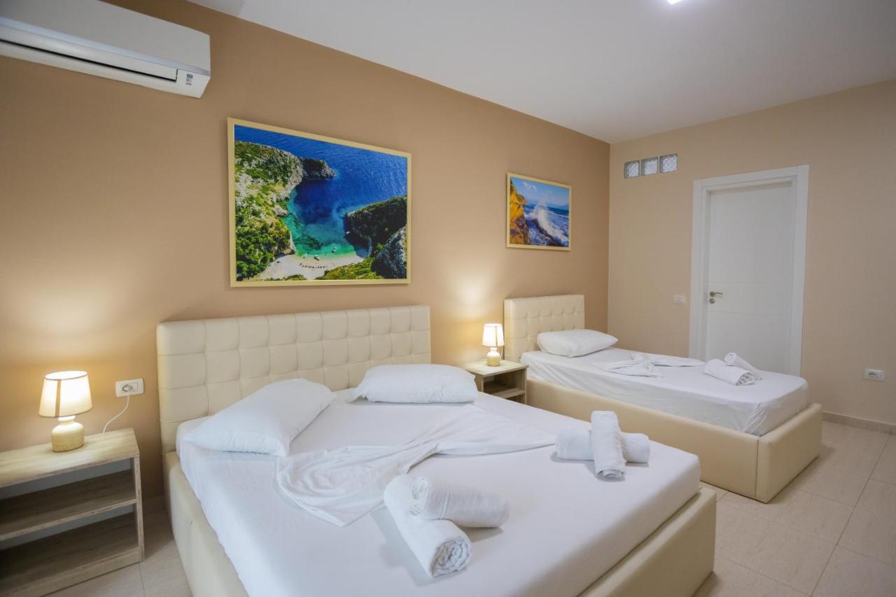 Jordan'S Hotel Vlore Luaran gambar