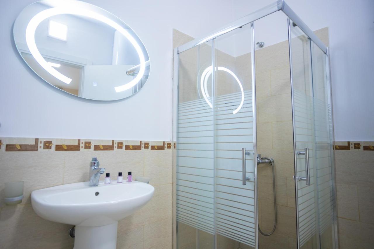 Jordan'S Hotel Vlore Luaran gambar